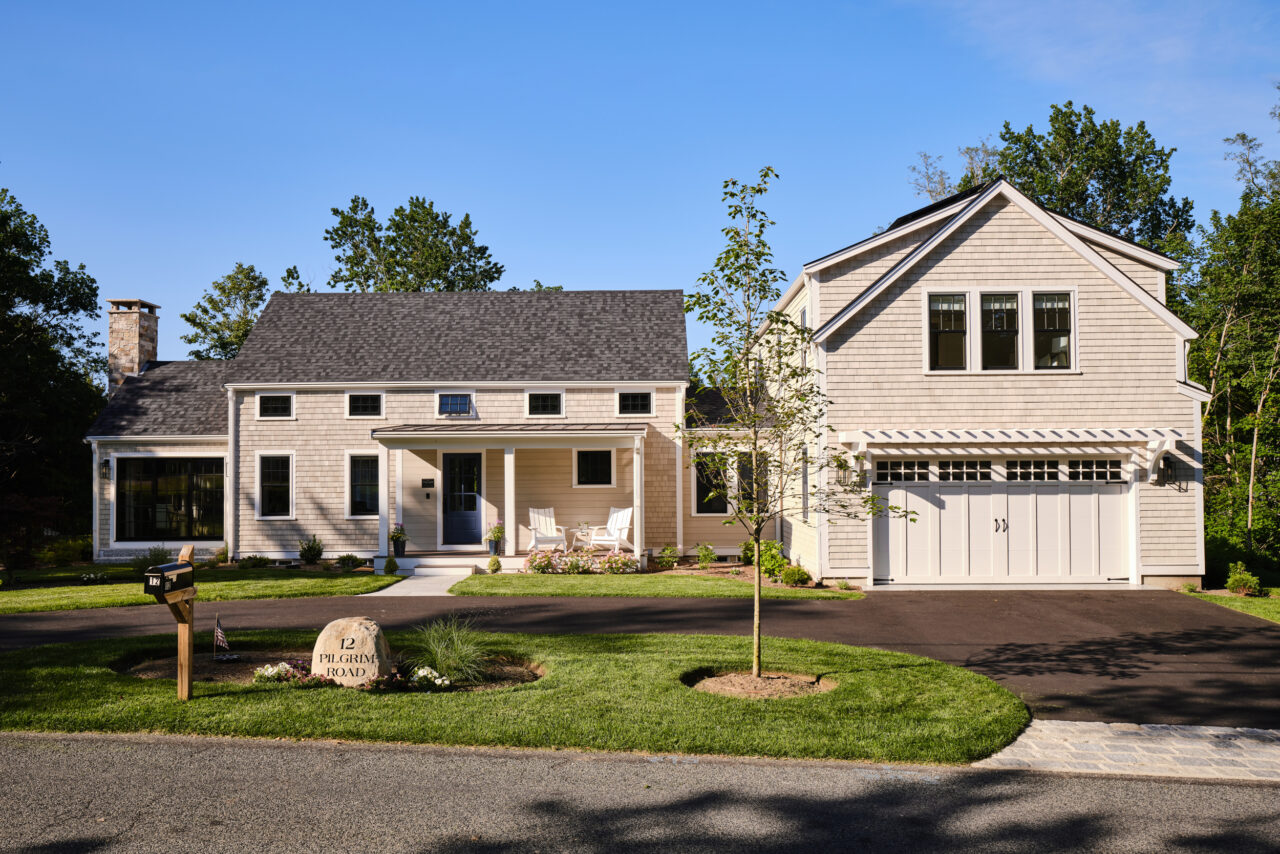 Cape Cod-style home has converted breezeway, image size:1280x854